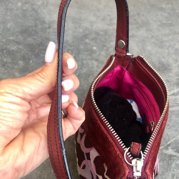 Coach Signature Mini - Picture 6 of 16